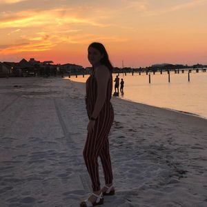 Meet your Posher, Adelicia